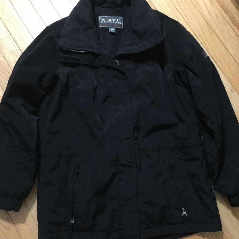 BLACK COAT